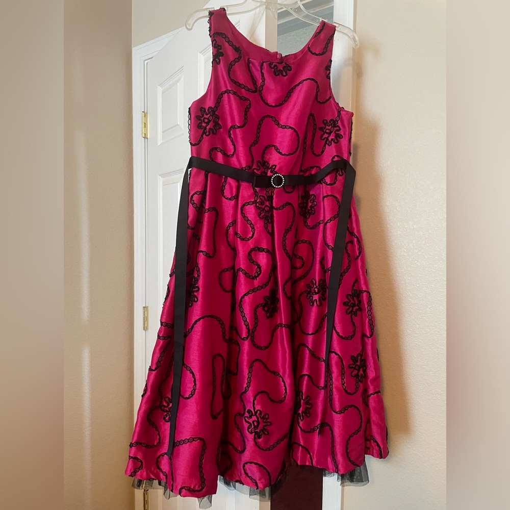 Formal look fuchsia dress